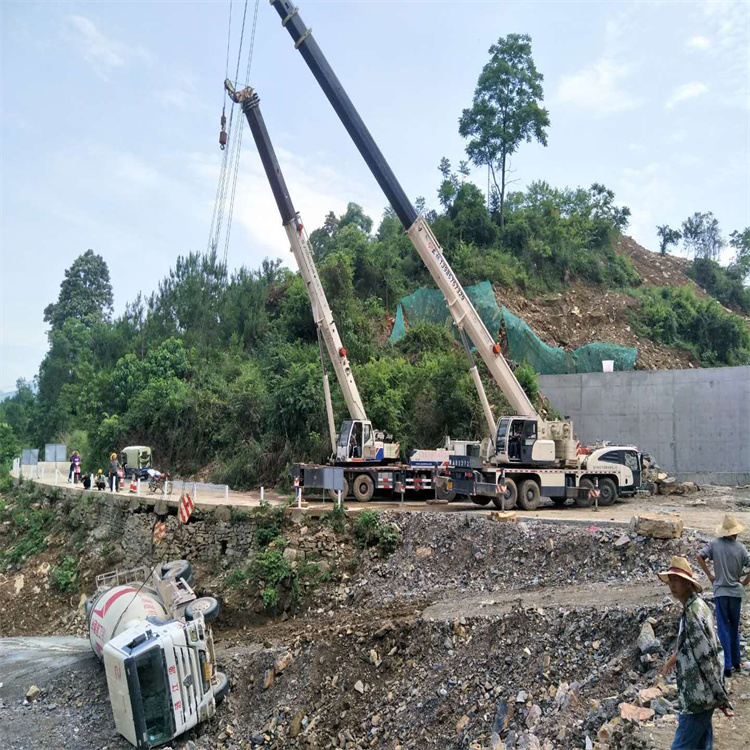 凤岗镇汽车掉沟里叫吊车救援要多少钱